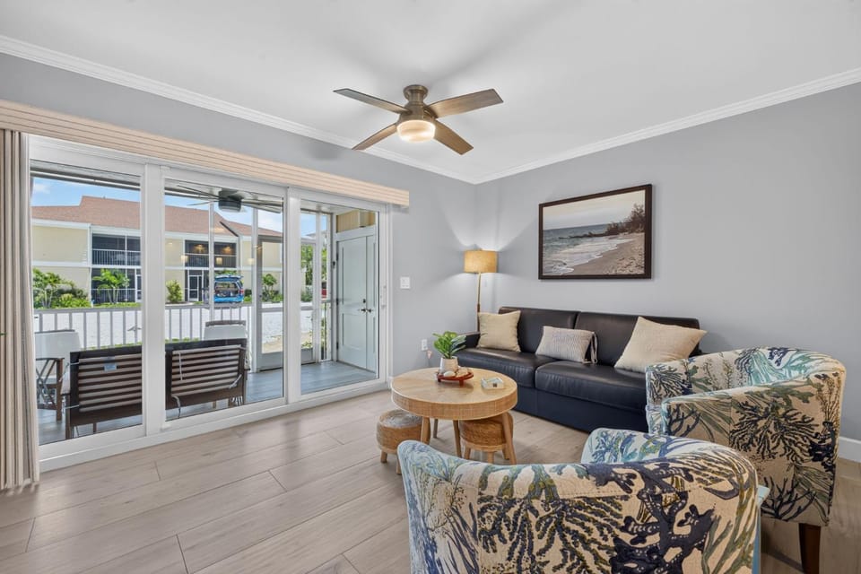 Villa Sanibel 1B - Stunning Sanibel Island Getaway Footsteps to Beach House in Sanibel Island