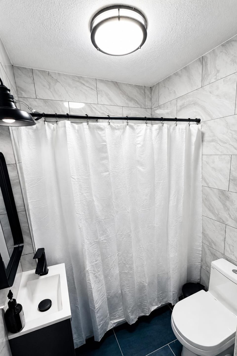 Bachi - Private Room 2 with Parking, Desk & Fast WiFi near Yale, Quinnipiac, SCSU & Hospitals Vacation rental in New Haven