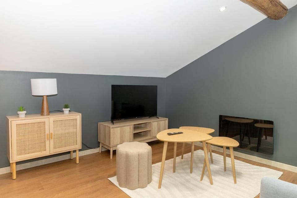 Communal lounge/ TV room, TV and multimedia