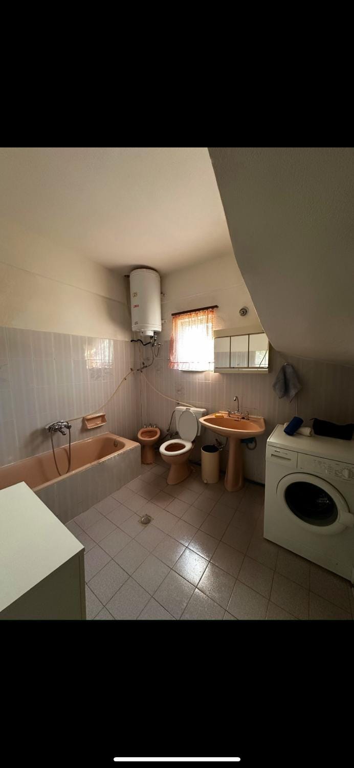 Bathroom, Bath, washing machine