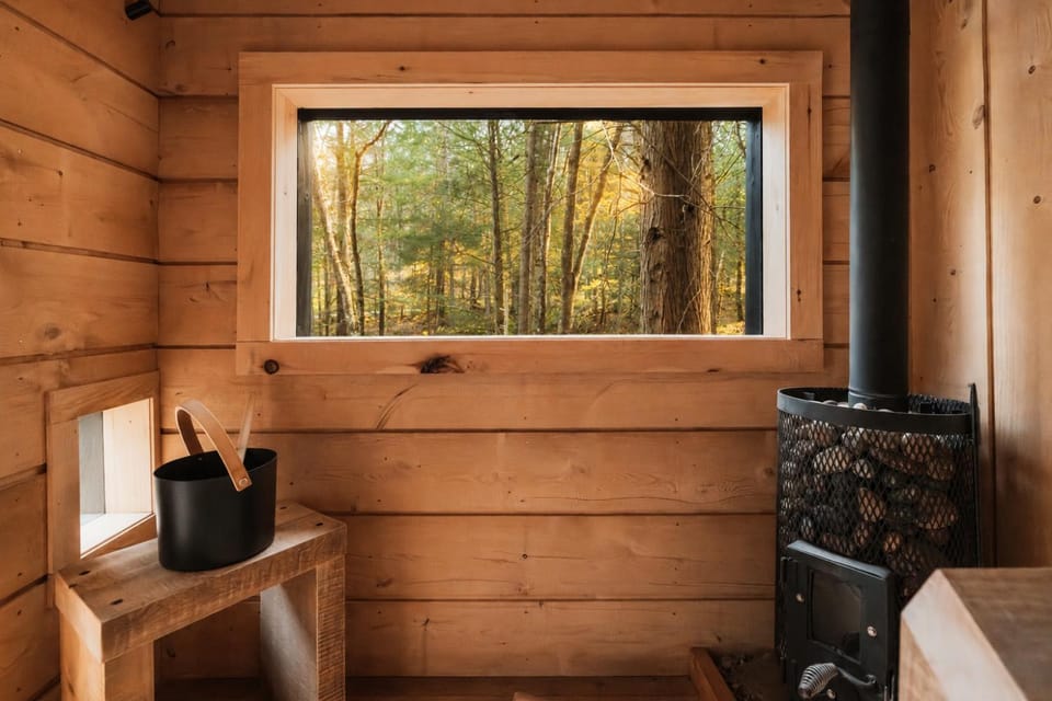 Sauna, Hot Tub, Fire Pit & Creekside Deck Niksen House in Delaware