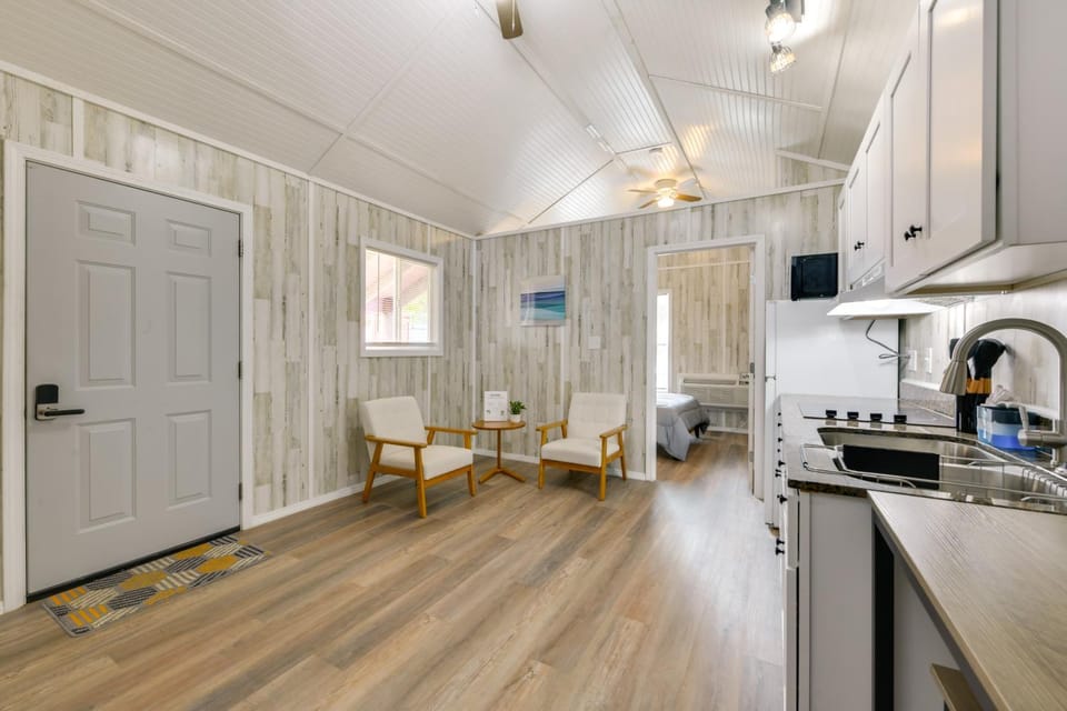 Near Dtwn & Space Center: Tiny Home in Picayune House in Mississippi