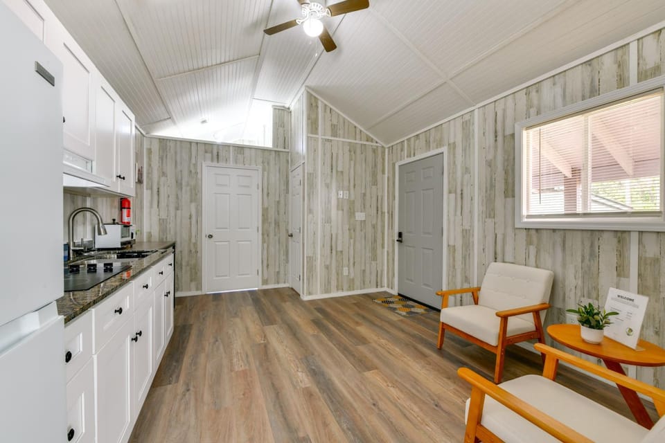 Near Dtwn & Space Center: Tiny Home in Picayune House in Mississippi