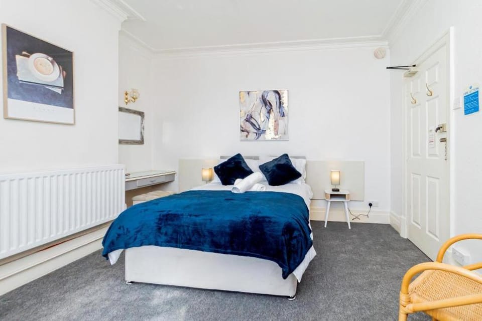 Seating area, Bedroom