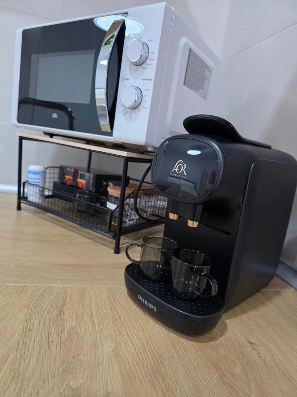 Coffee/tea facilities, microwave