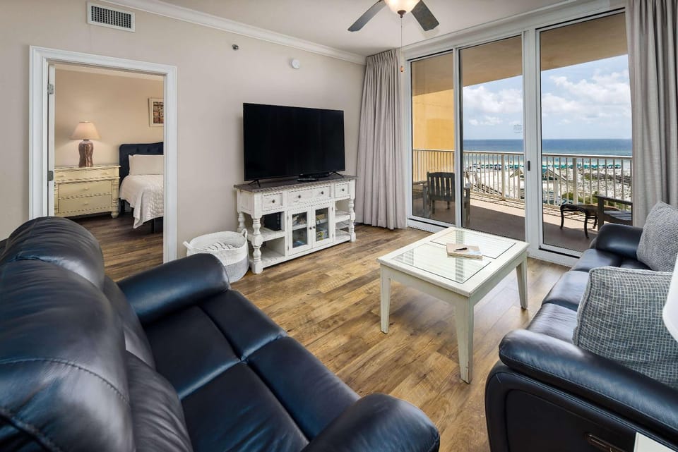 Azure 420 Large Beachside condo Gulf Front House in Okaloosa Island