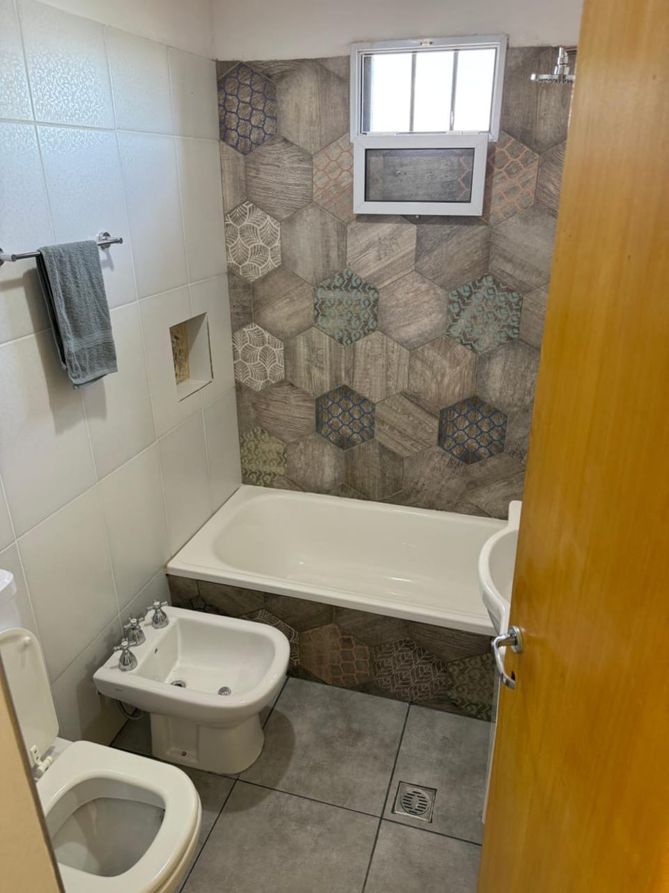 Shower, Toilet, Bathroom, Bath