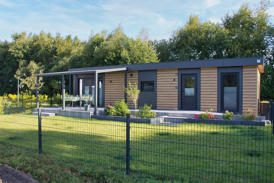 Property building, Garden, Balcony/Terrace, Garden view