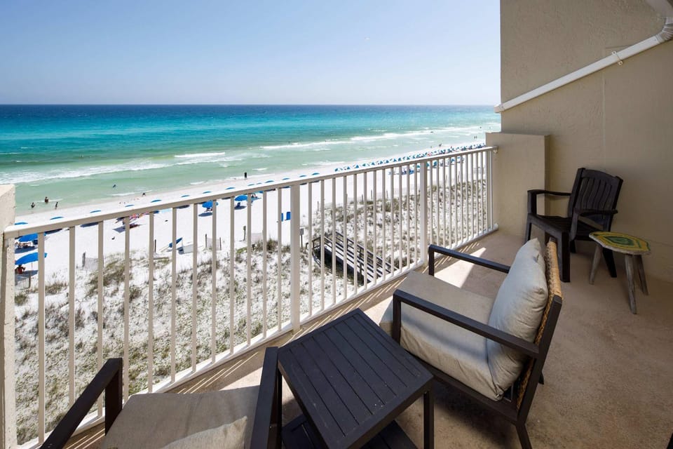 Gulf Side 602 Pet friendly gulf front condo House in Okaloosa Island