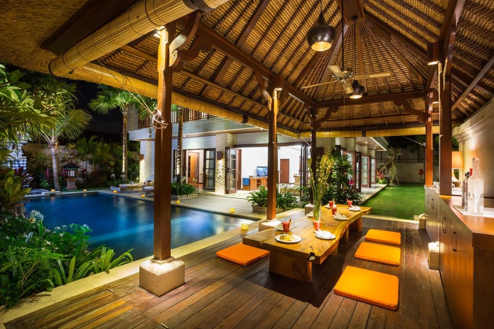 Restaurant/places to eat, Night, Swimming pool