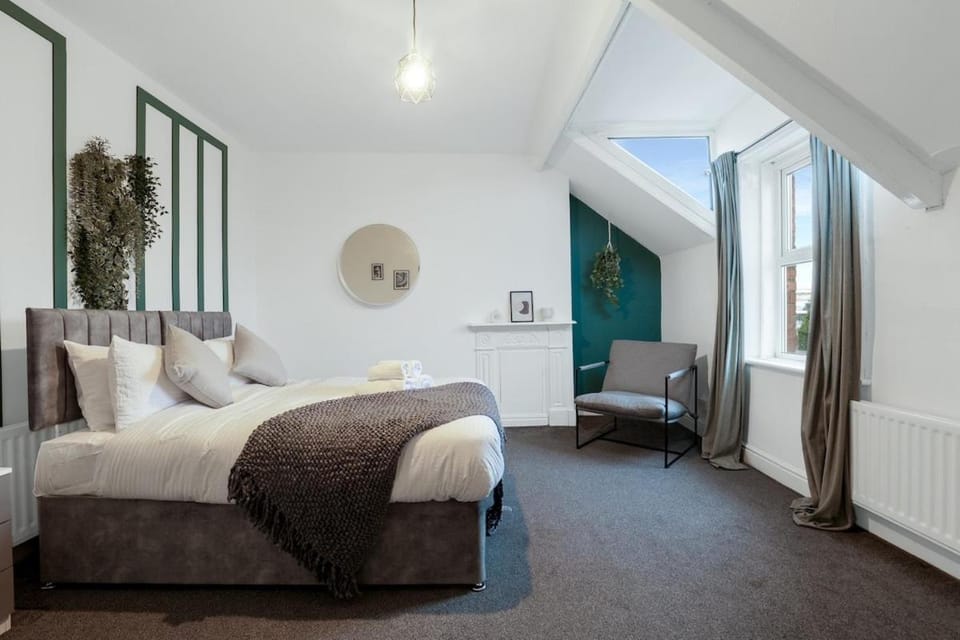 Bed, Bedroom, cot, hair dryier