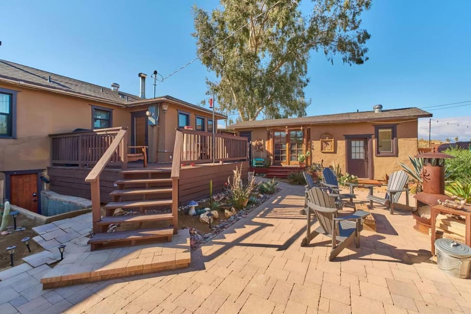 Stay at the Sunburst House in Joshua Tree