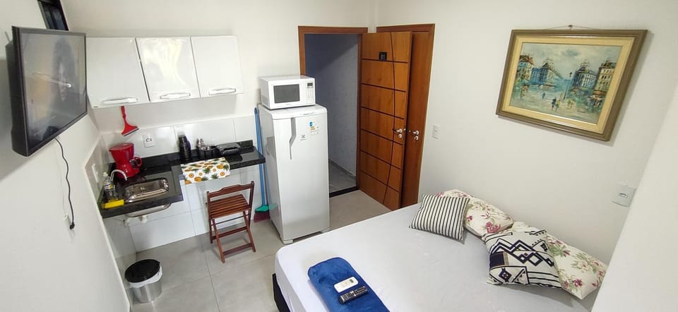 Bed, Kitchen or kitchenette, Photo of the whole room, Bedroom