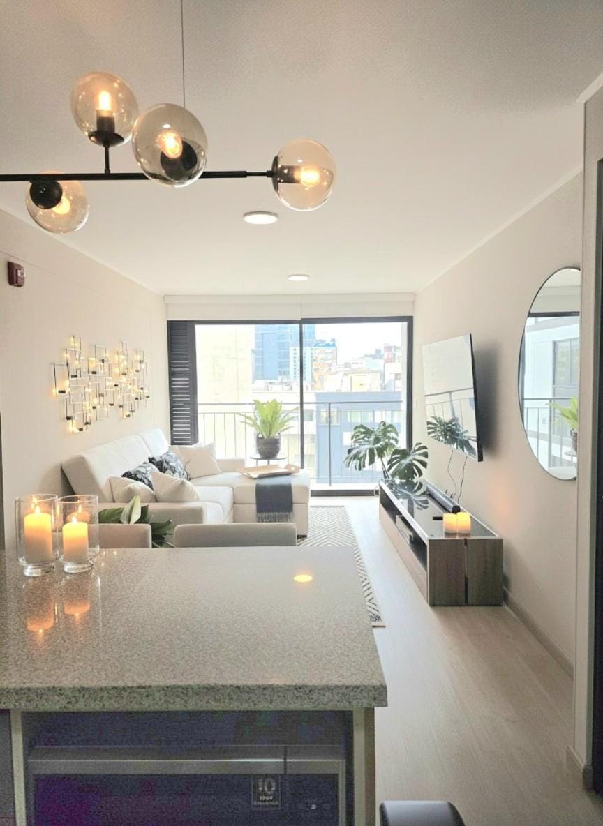 Luxury Suite Best Miraflores Location, close Kennedy Park Apartment in Miraflores