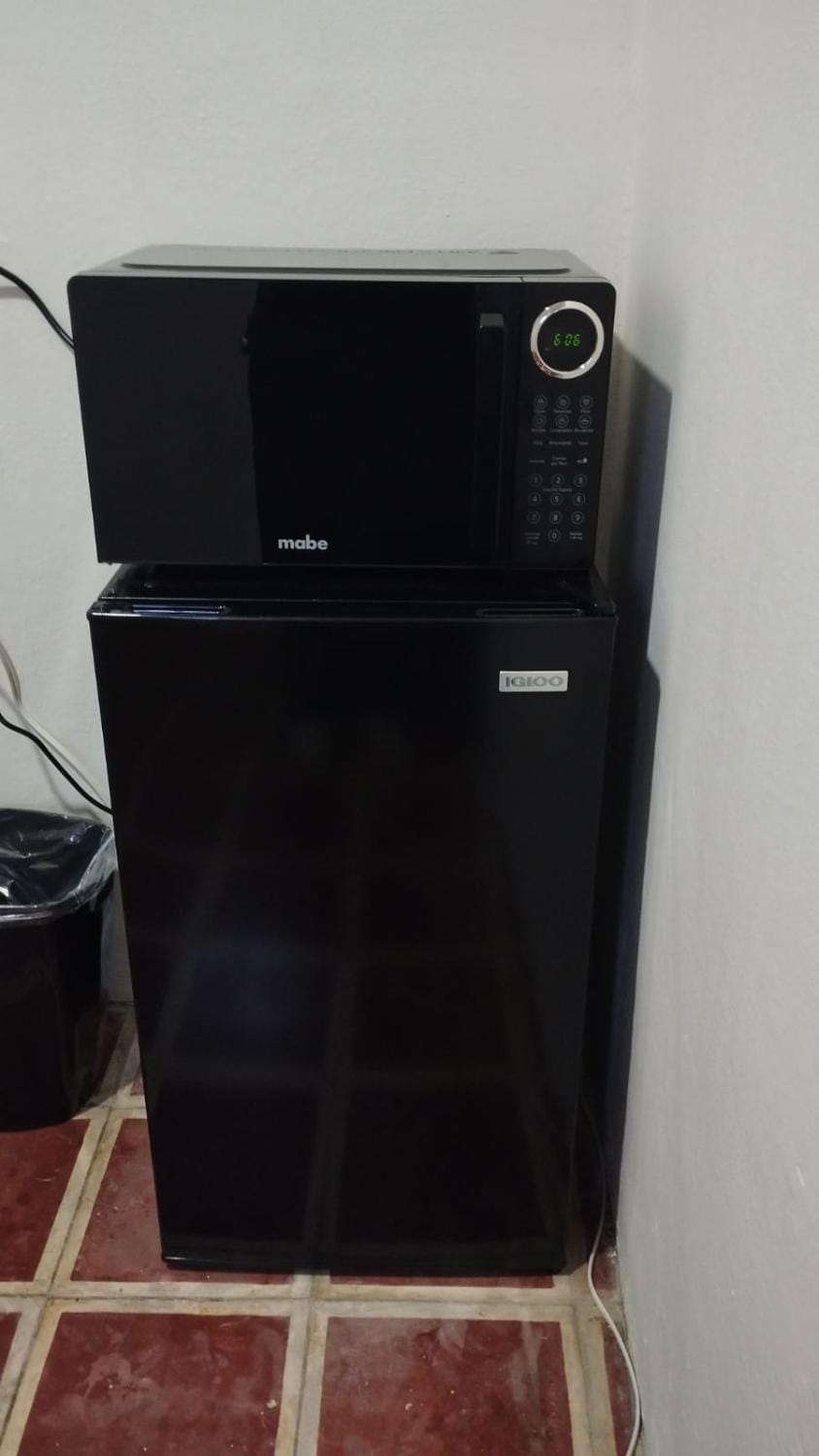 Kitchen or kitchenette, oven