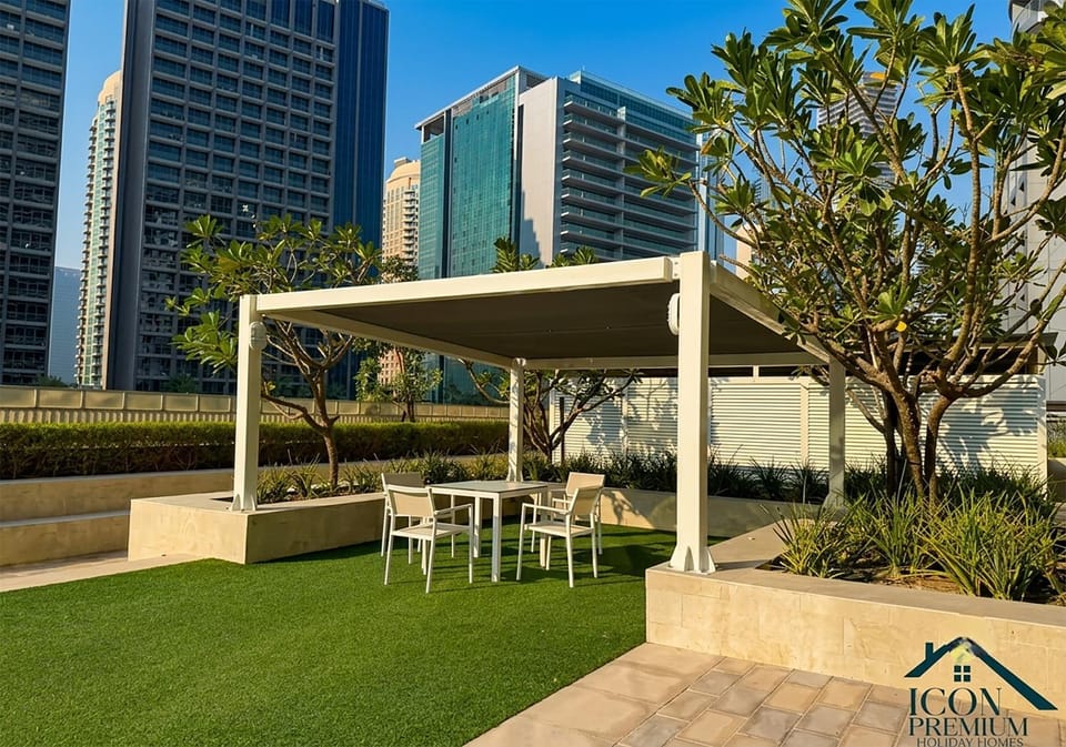 Property building, Spring, Day, Natural landscape, Garden, Garden view