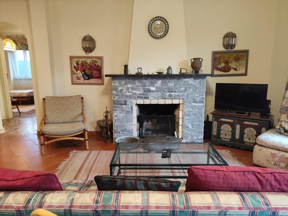 Classic 3BR Sintra Home near Beaches & Palaces Apartment in Sintra