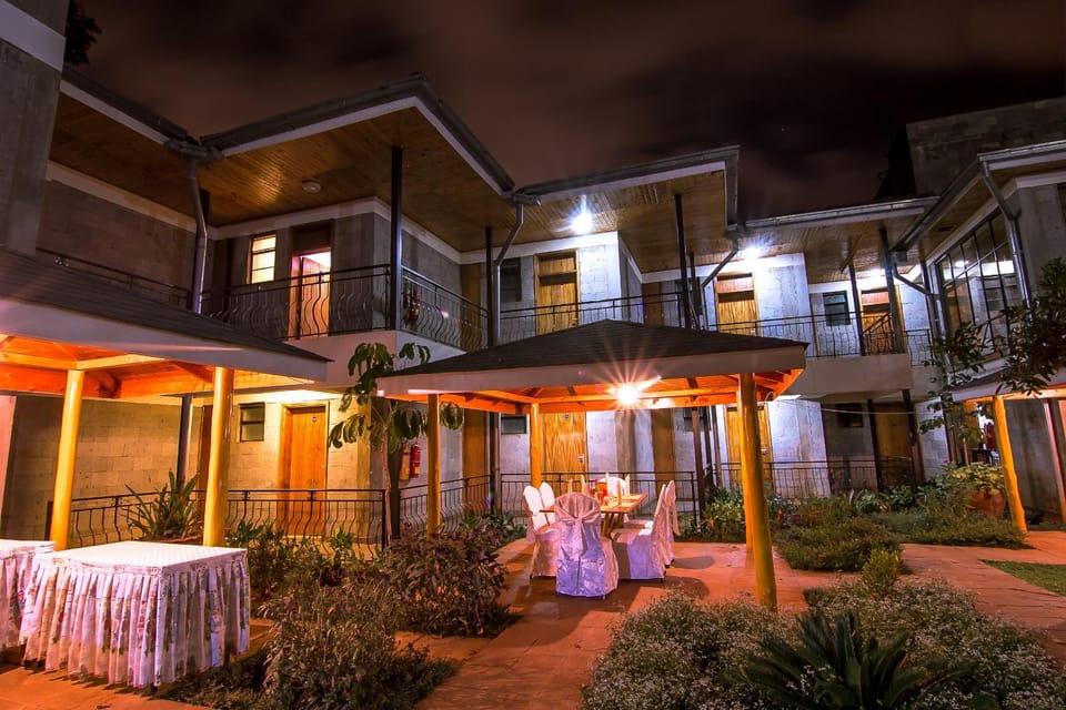 Restaurant/places to eat, Facade/entrance, Natural landscape, Floor plan