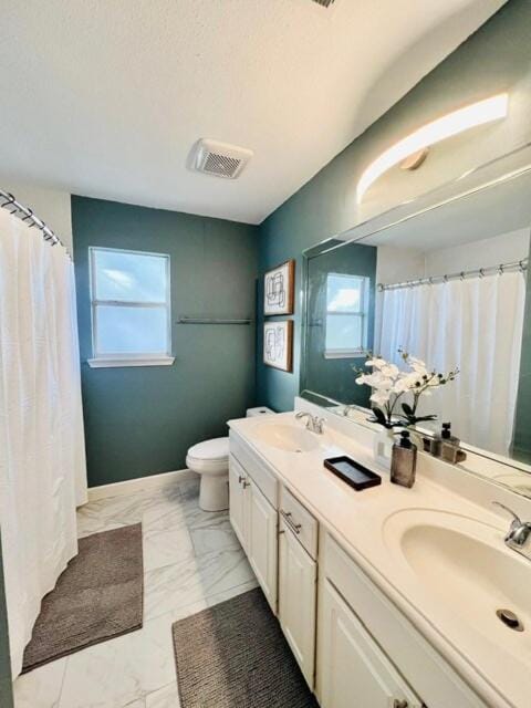 Spacious Centrally Located with Heated Pool House in Frisco