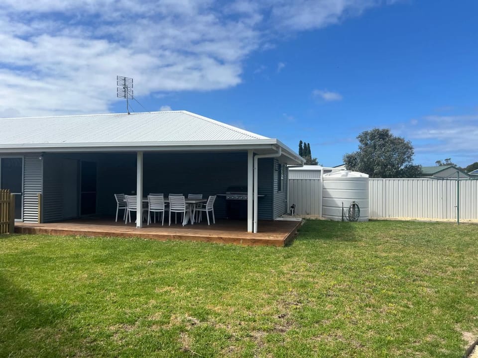Solmar Siesta - WiFi Pet Friendly Outside House in Robe