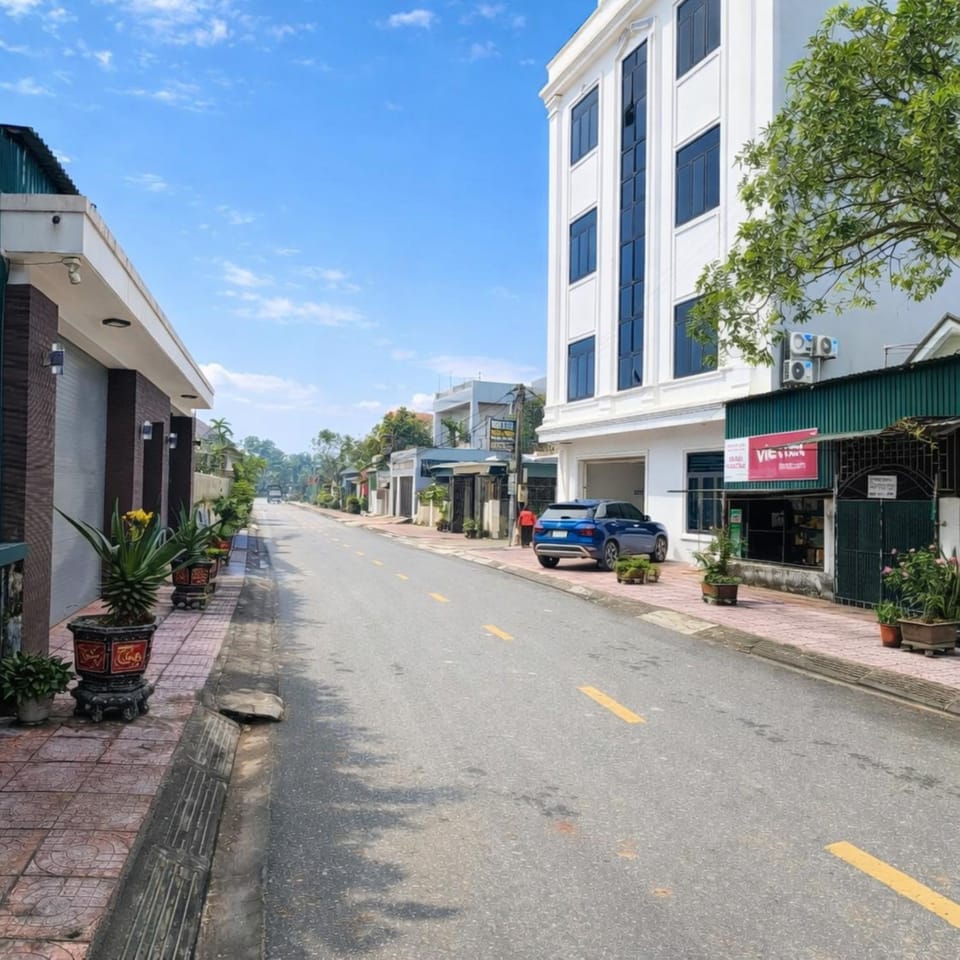 Property building, Day