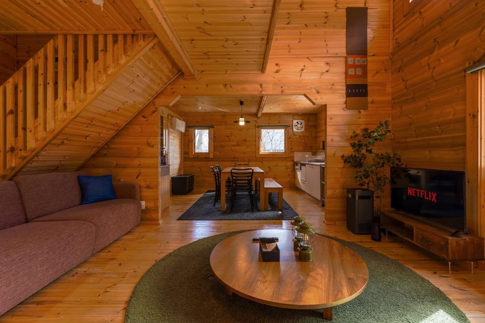 Communal lounge/ TV room, TV and multimedia, Kitchen or kitchenette, Living room, Seating area, Dining area, Evening entertainment