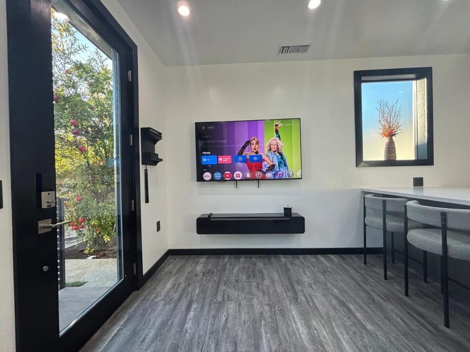 Burbank - Starlight Hills Private Luxury Guest House House in Sun Valley
