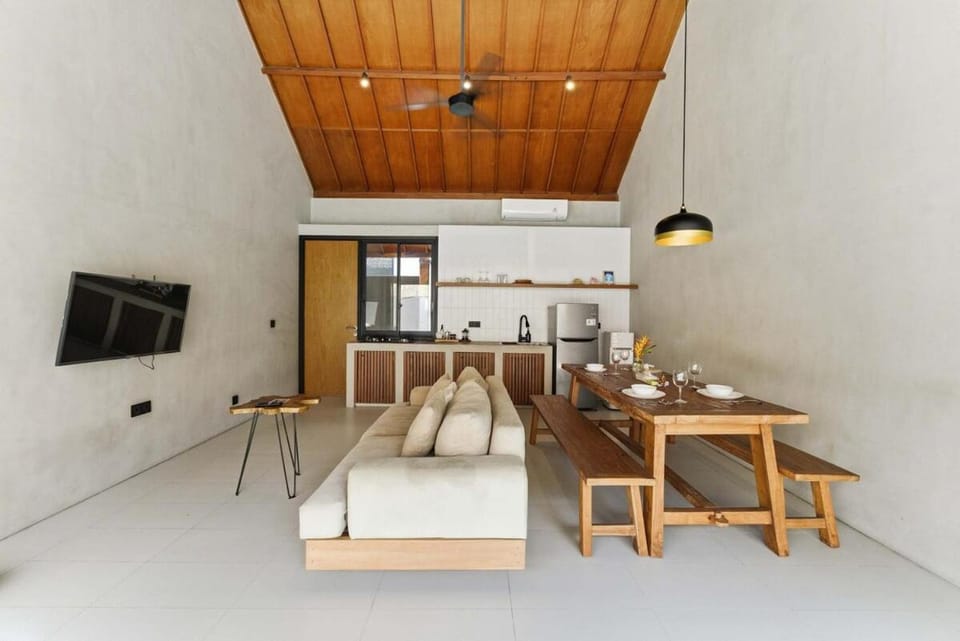 Casa Citrine Cozy 2BR Pool Villa, Uluwatu Villa in Kuta Selatan