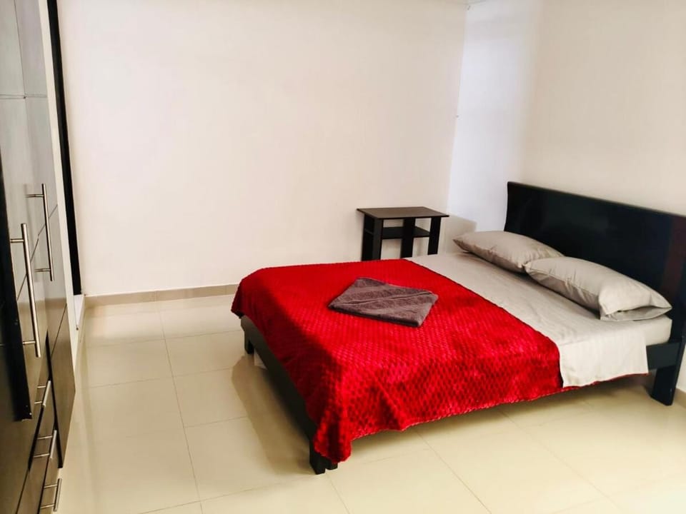 Tu hogar en el Líbano Moderno Amplio y Central Parqueadero Privado y Gratis Vista al Nevado Hasta 8 huéspedes Descansa cerca del Nevado del Ruiz Apartment in Caldas, Colombia