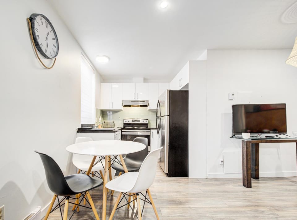 Appartement design au cœur de Griffintown Apartment in Montreal