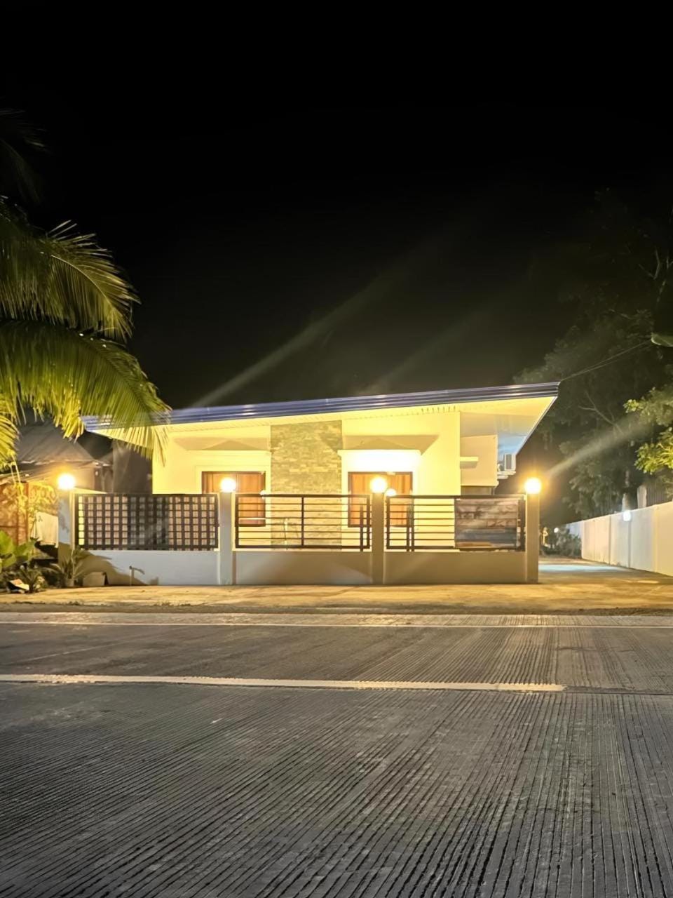 Property building, Night, Balcony/Terrace