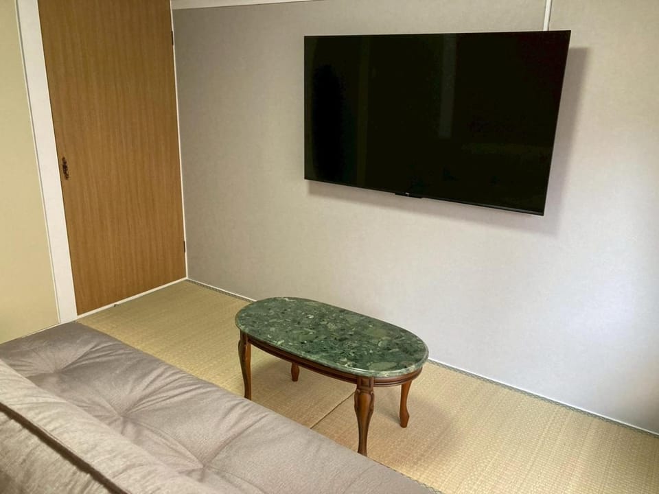 大阪でペットと泊まれる宿 Apartment in Osaka