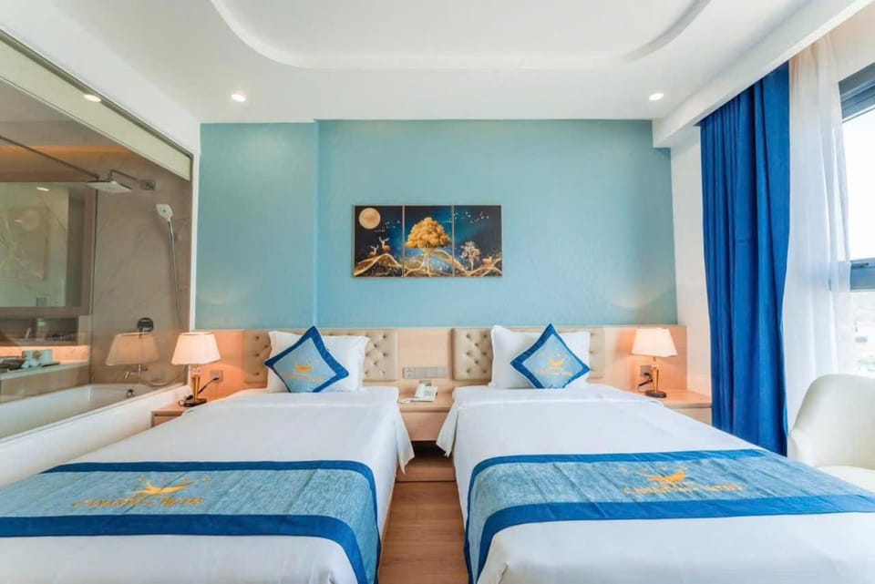 Bed, TV and multimedia, Bedroom
