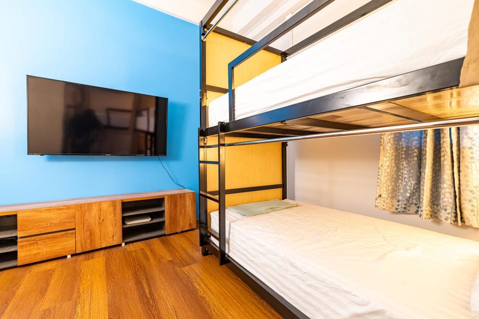 Bed, TV and multimedia, Photo of the whole room, Bedroom, bunk bed