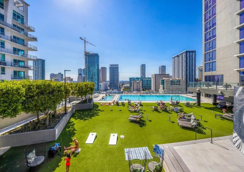 Spacious Bay View 2BR Condo Walk to Port Bayside Sleeps 6 Apartment in Miami