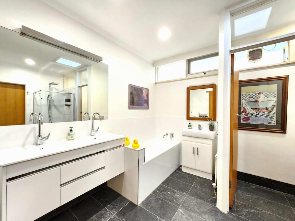 Toilet, Bathroom, Bath