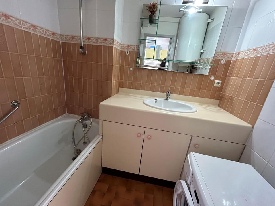 Appartement 4 personnes avec balcon et parking près de la plage - FR-1-837-64 Apartment in Argeles-sur-Mer