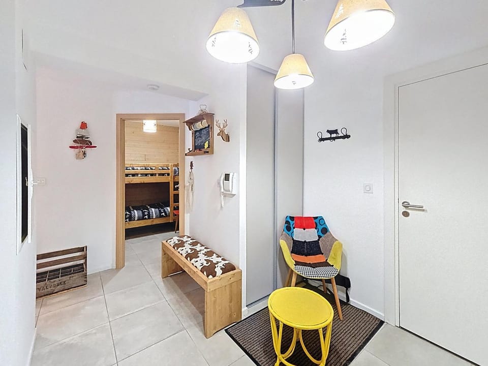 Appartement lumineux proche centre ville avec balcon et parking - FR-1-693-121 Apartment in Châtel