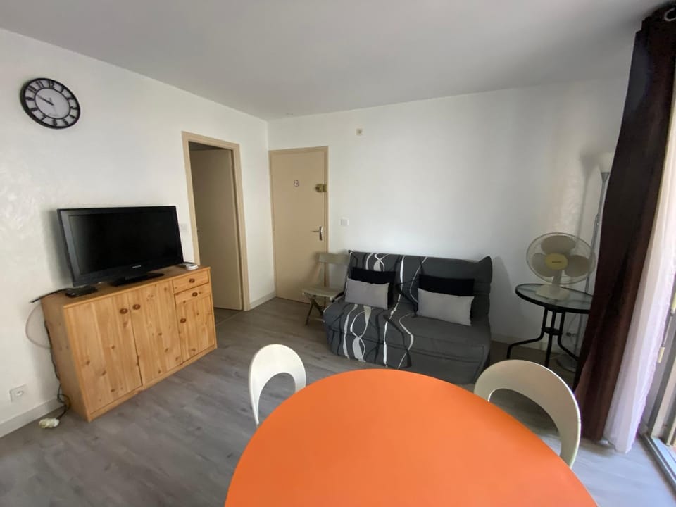 Appartement 2 pièces proche plage avec parking - FR-1-837-66 Apartment in Argeles-sur-Mer