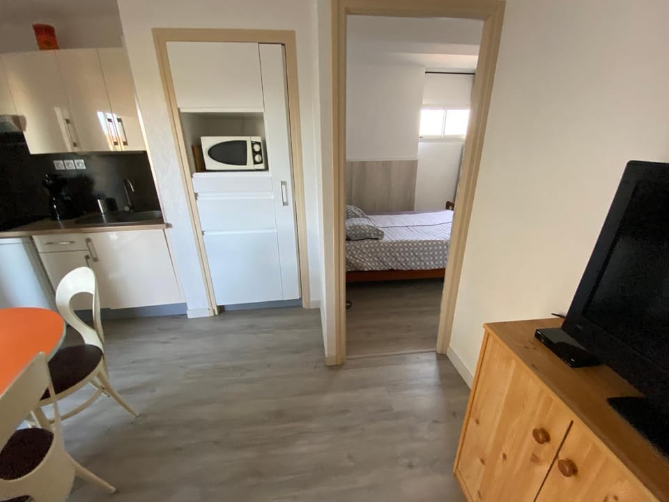 Appartement 2 pièces proche plage avec parking - FR-1-837-66 Apartment in Argeles-sur-Mer