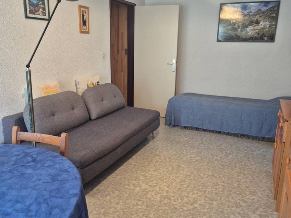 Appartement T2 avec Balcon et Parking à Cauterets - FR-1-234-350 Apartment in Cauterets