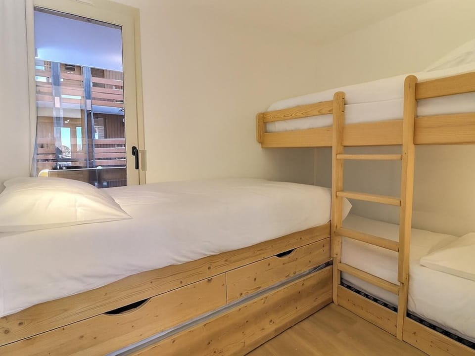 Magnifique 4 pièces rénové, skis aux pieds, 6-7 pers., sud - FR-1-182-273 Apartment in Les Allues