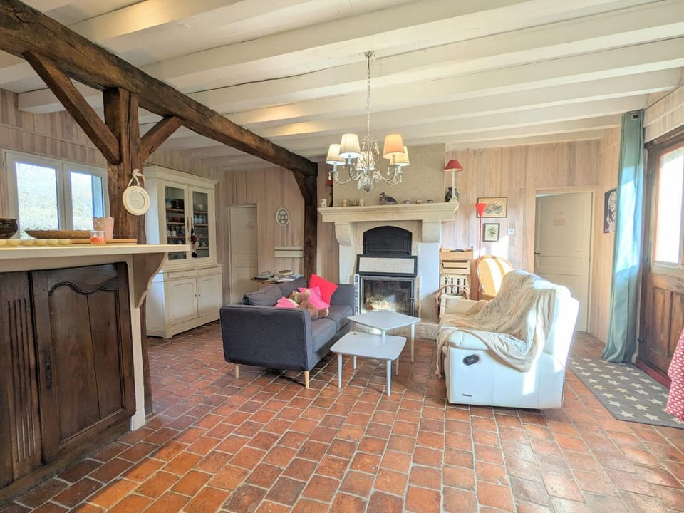 Charmant hébergement avec parc et étang à Mers-sur-Indre - FR-1-591-771 House in Centre-Val de Loire