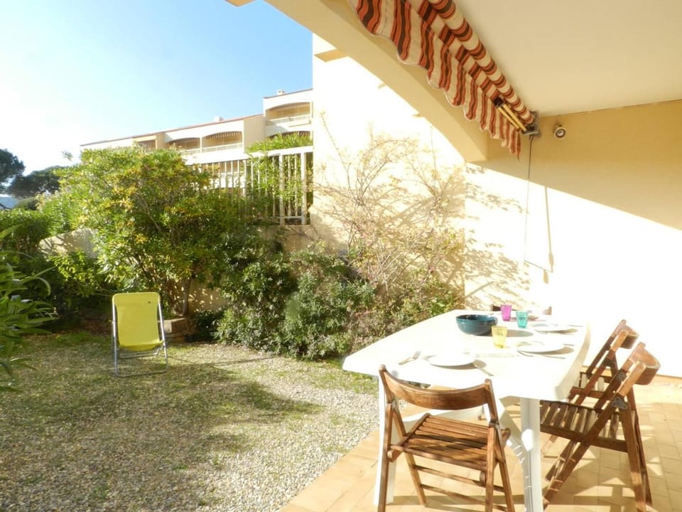 Appartement 2 pièces avec grande terrasse, proche plage, à Bormes-les-Mimosas - FR-1-251-903 Apartment in Bormes-les-Mimosas