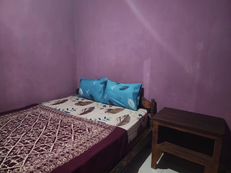 PINK Guest House Hostel in Pujut