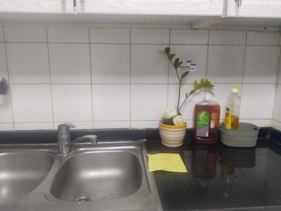 thrifty regular room for 2 to 4 Bed and Breakfast in Abu Dhabi