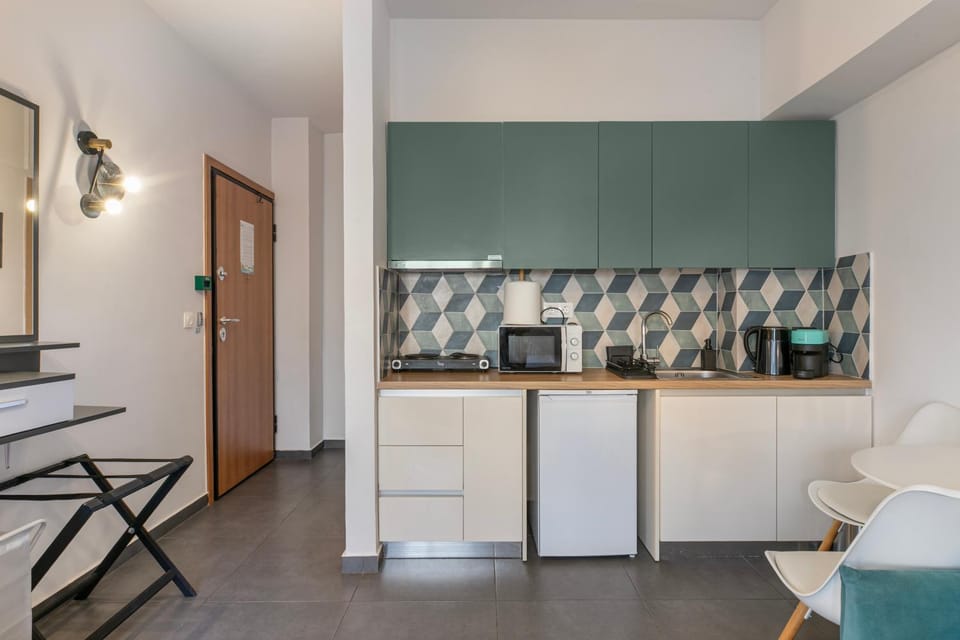 Coffee/tea facilities, Kitchen or kitchenette, microwave, minibar, stove, toaster
