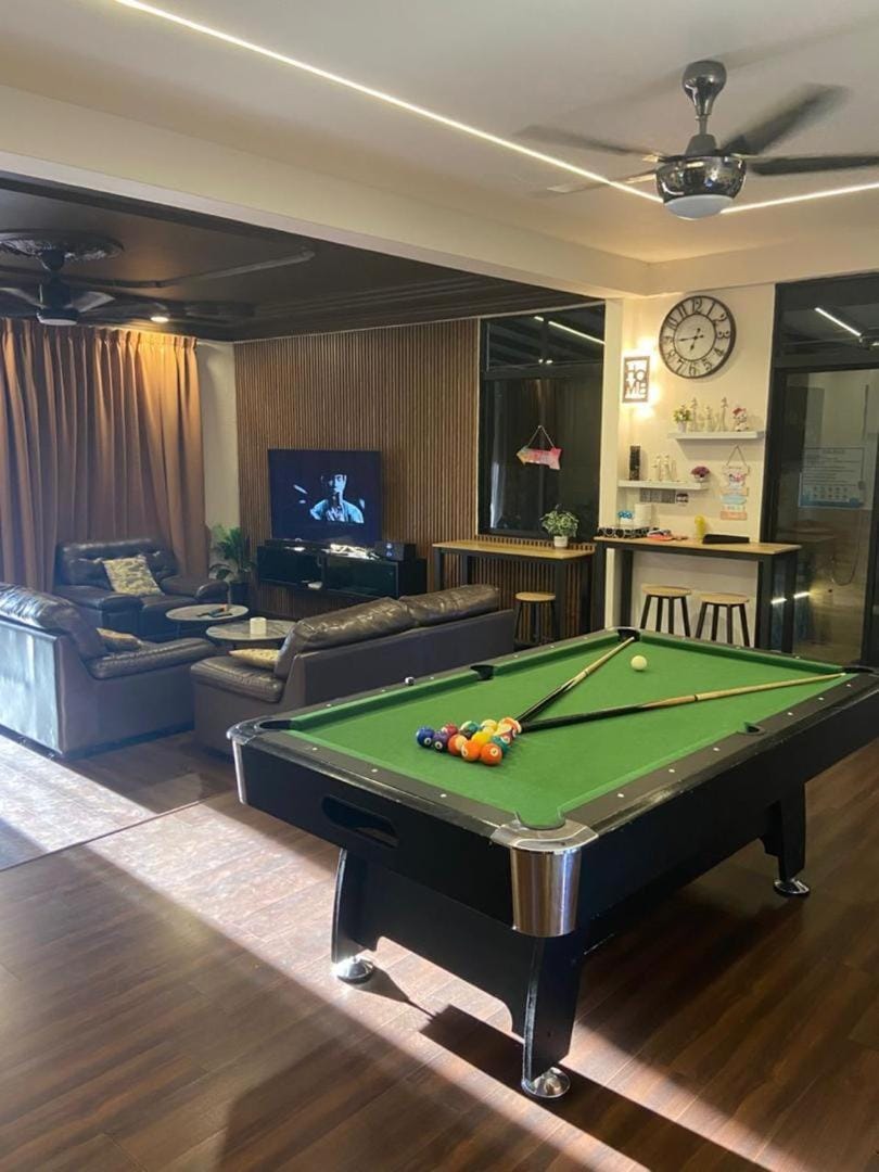 Communal lounge/ TV room, Billiard, Game Room, TV and multimedia, Evening entertainment