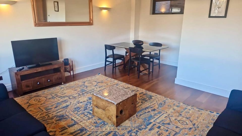 Communal lounge/ TV room, TV and multimedia, Living room