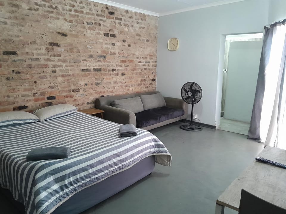 329 on 30th Avenue Villieria Aimee Apartment in Pretoria